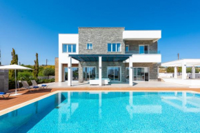 Villa Dione by Ezoria